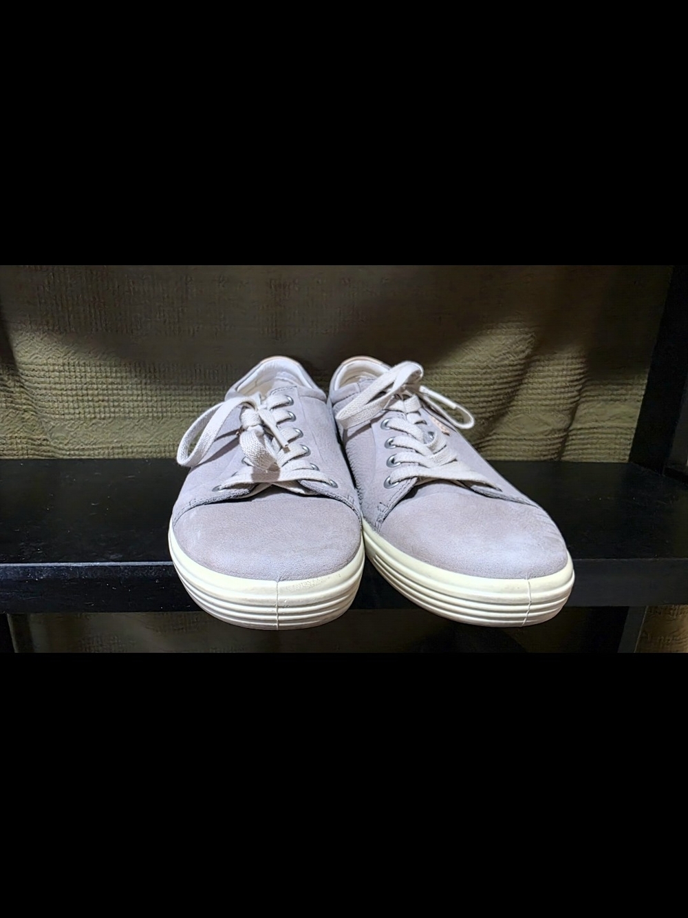 Ecco Women's Light Gray Lace-Up Sneakers